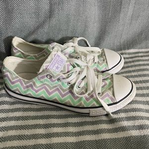 Converse Chuck Taylor All Star‎ Low Tribal Mint, Purple, and Gray Size 5.